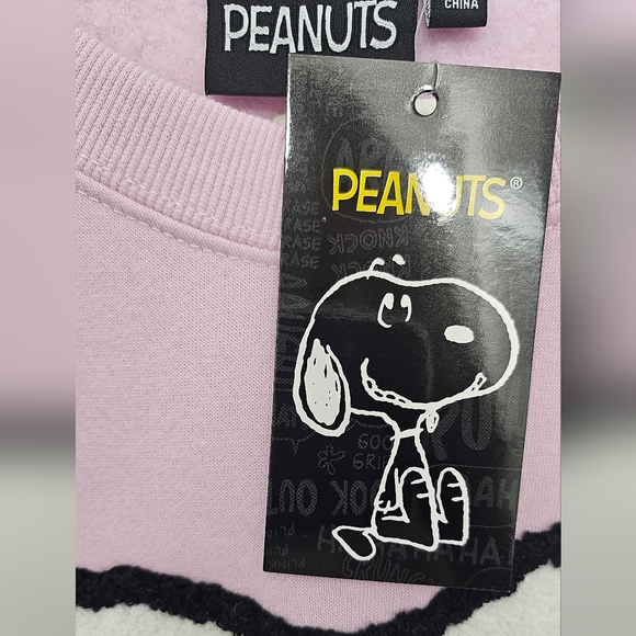New Pink Snoopy Peanuts Cute Bow Valentines Sweater Size MEDIUM - Picture 3 of 6